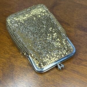 Vintage 60s Whiting & Davis gold-tone metal kiss clasp mesh coin cigarette purse